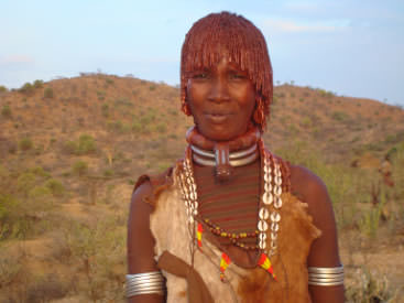 A Hamer woman wearing a projected neck-ring